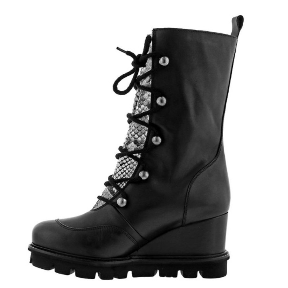 Like new Patrizia Bonfanti python embossed leather lace up platform wedge boots